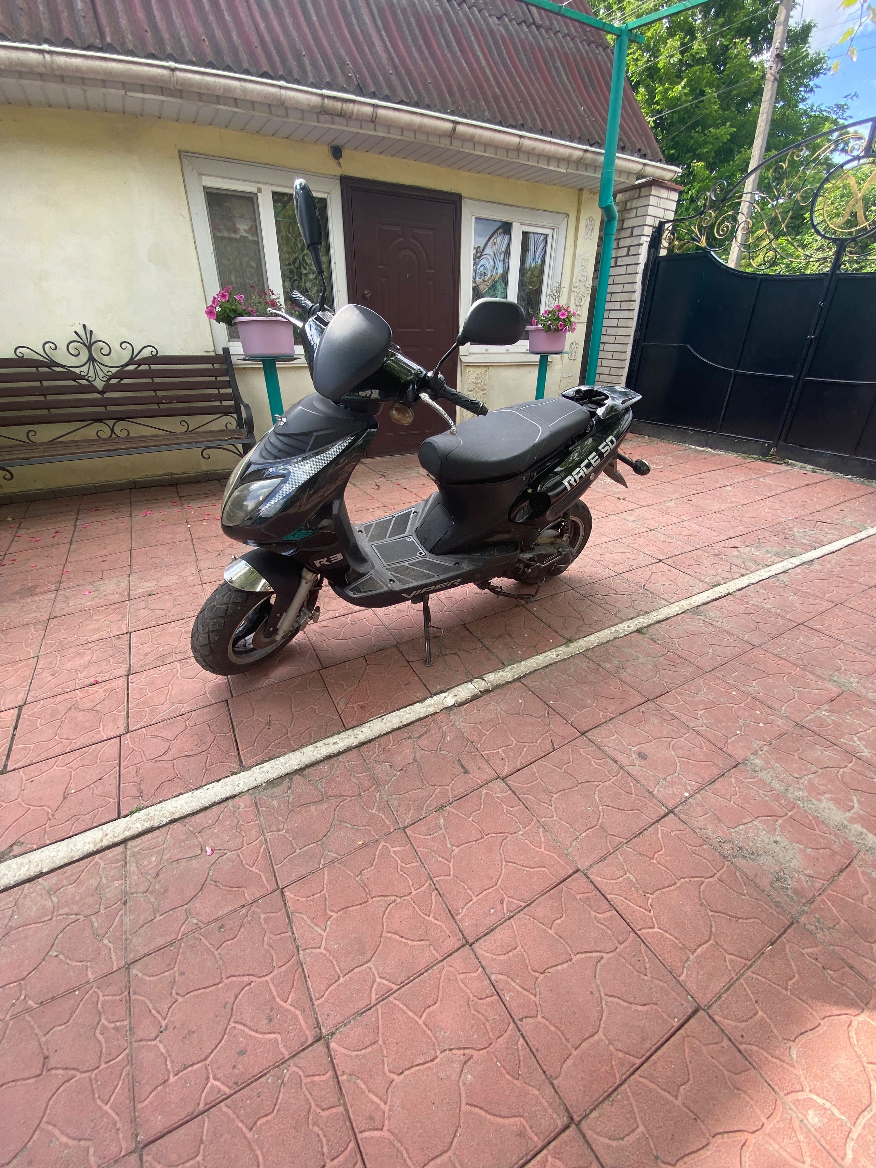 Продам скутер Viper r3
