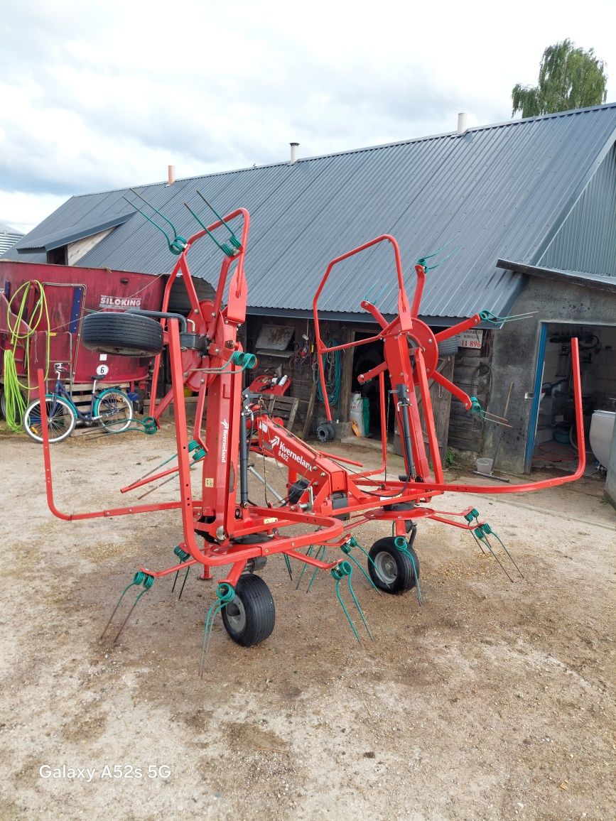 Przetrząsacz Kverneland 8452