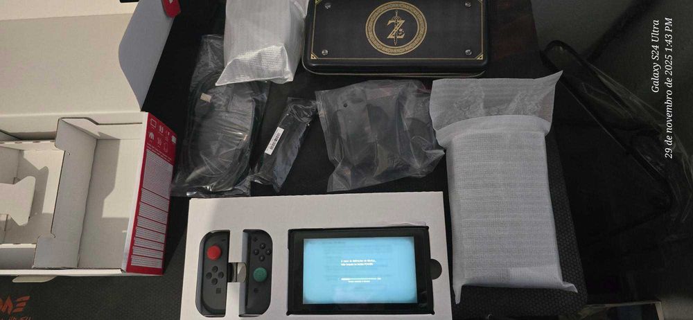 Nintendo Switch V2 Cinzenta Com Caixa e Equipamentos Nintendo.