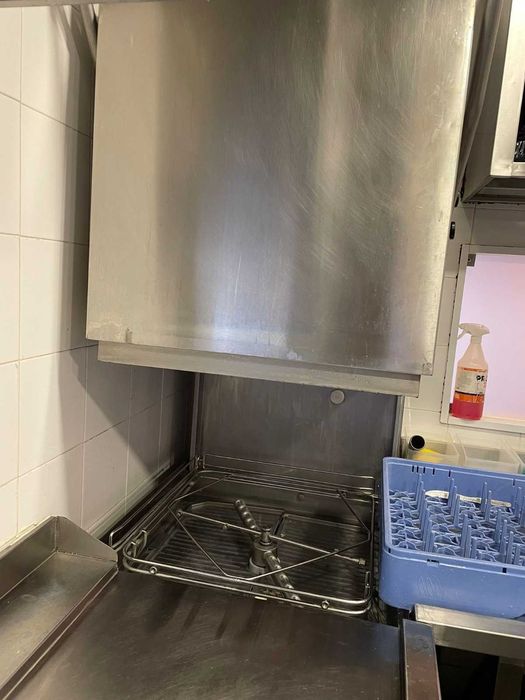 Máquina de lavar com capota