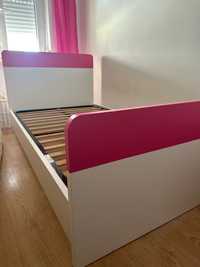 Cama Rosa/ Branco com 2 cómodas