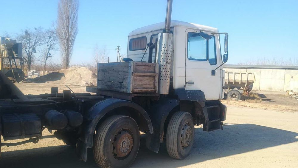 Самоскид MAN 35.364 з місцем за кабіною під грейфер кран маніпулятор