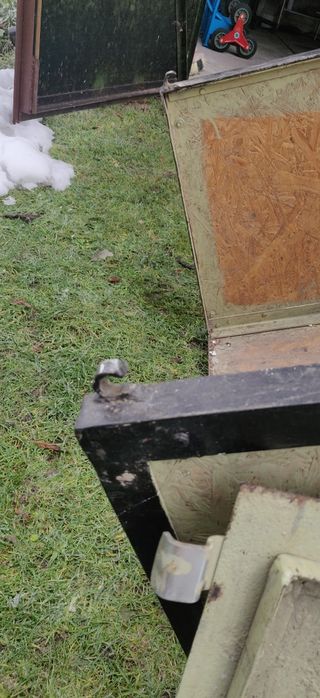 przyczepka do traktorka ogrodowego, wysokie burty, mocne koła i piasty