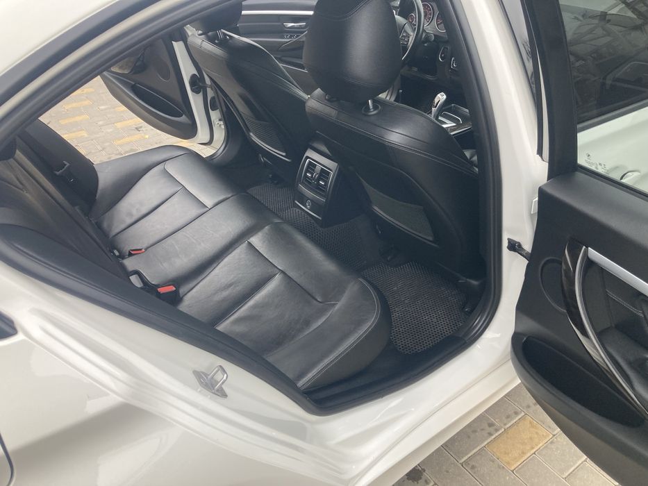 BMW 330E плагін гібрид