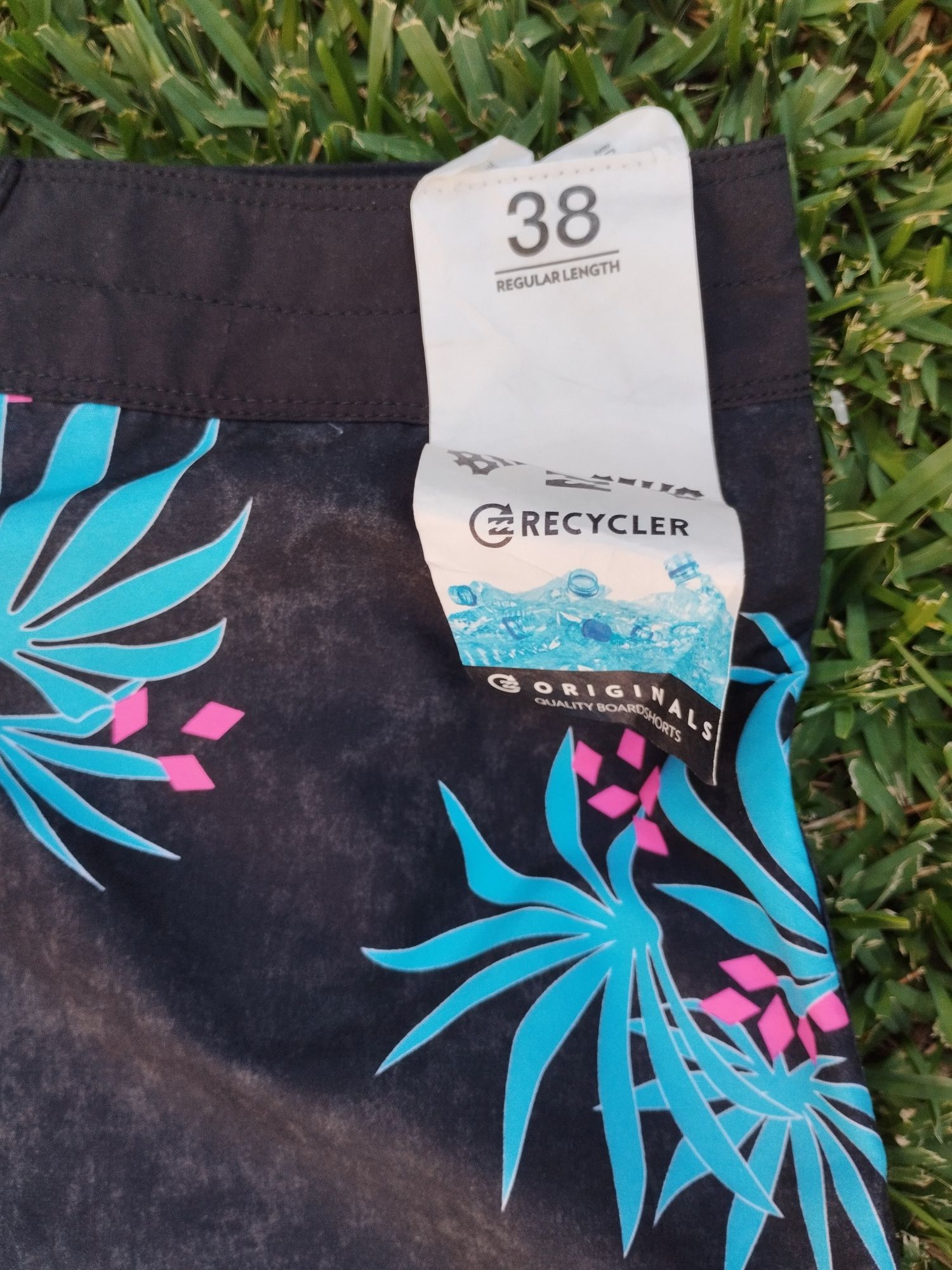 Calções de banho Billabong novos a estrear