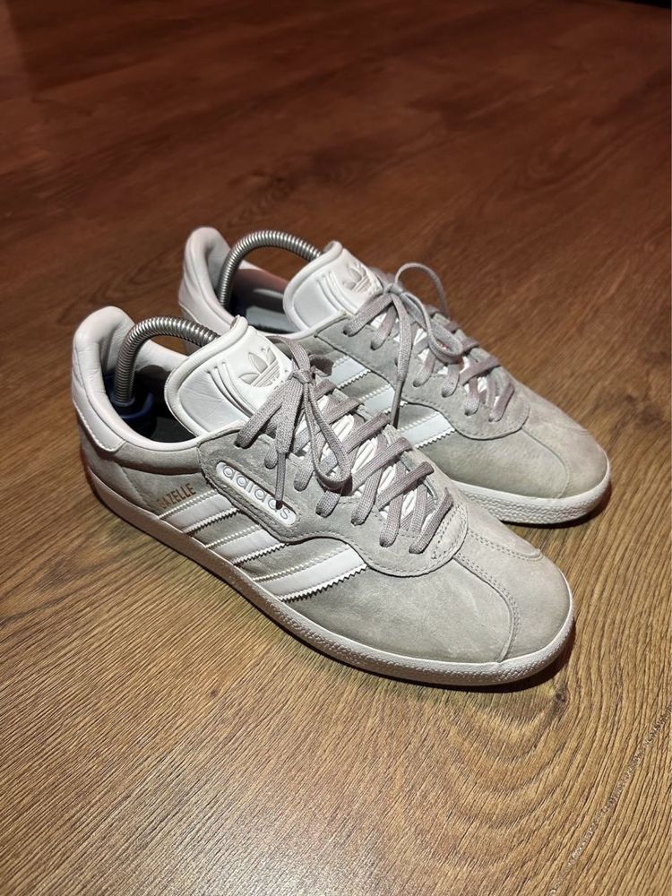 Кросівки Adidas Gazelle Super Essential