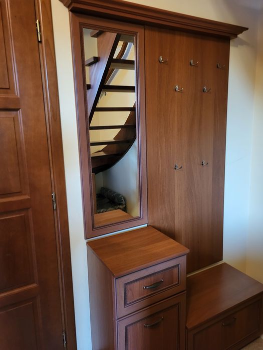 Sprzedam garderobę  szafka do przedpokoju