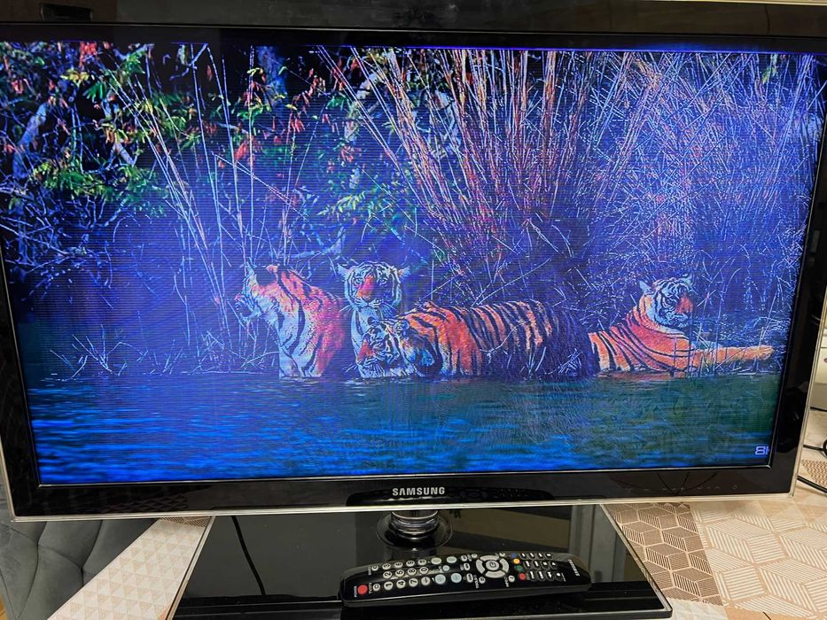 Телевізор Samsung UE32D5000 з дефектом