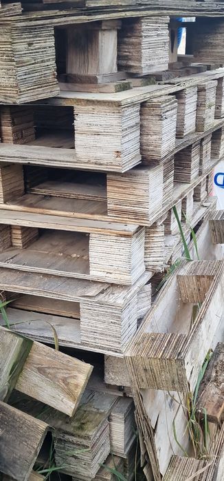 Oddam palety ze sklejki 80x80