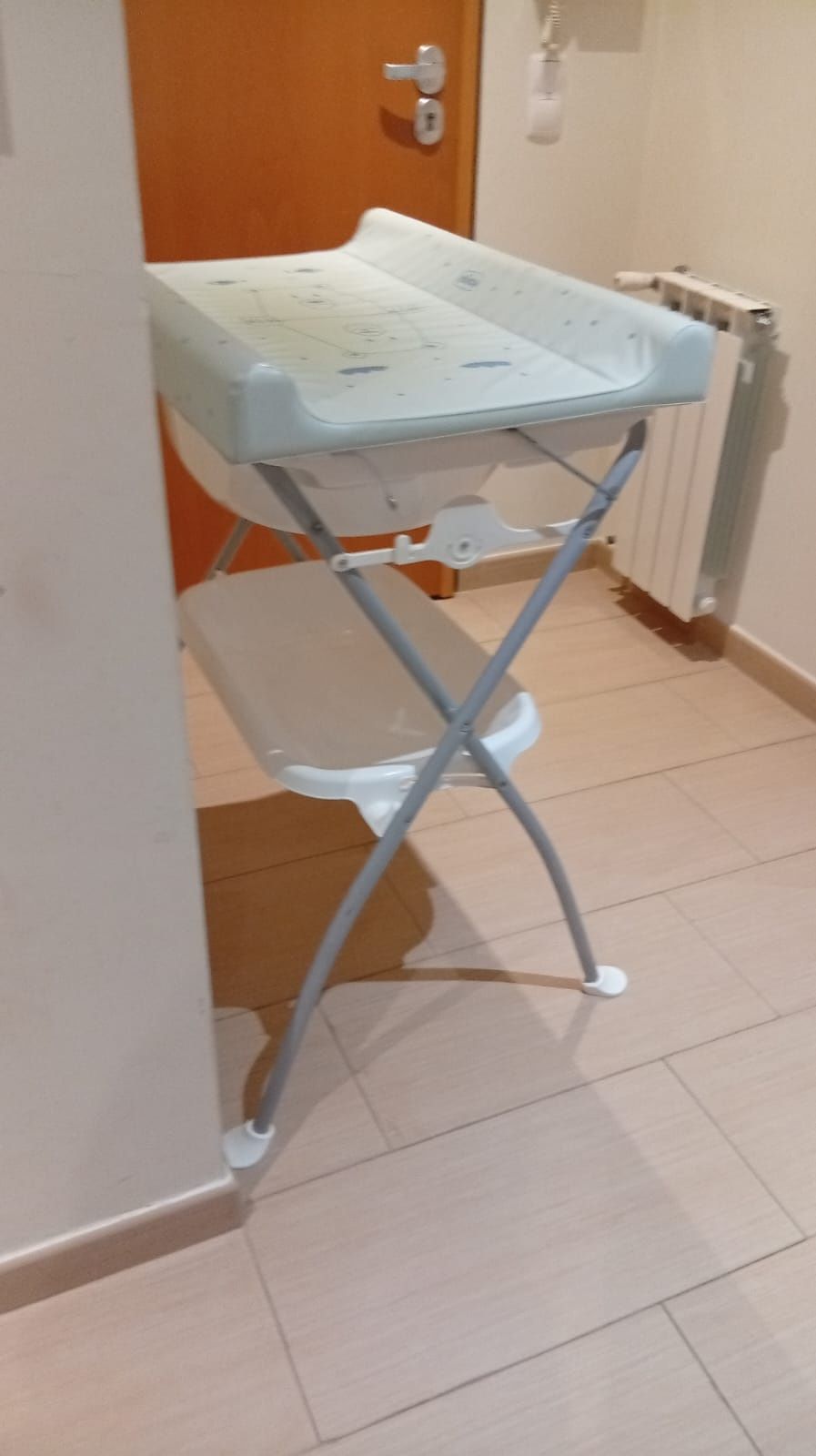 Muda fraldas e banheira Chicco