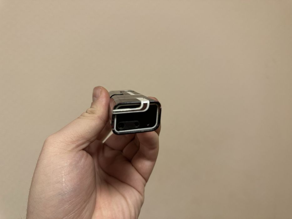 На деталі Nokia 7280