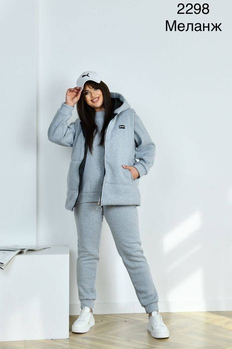 Жіночий батальний костюм тройка