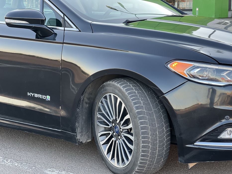 Ford Fusion Hybrid 2018 року, Titanium