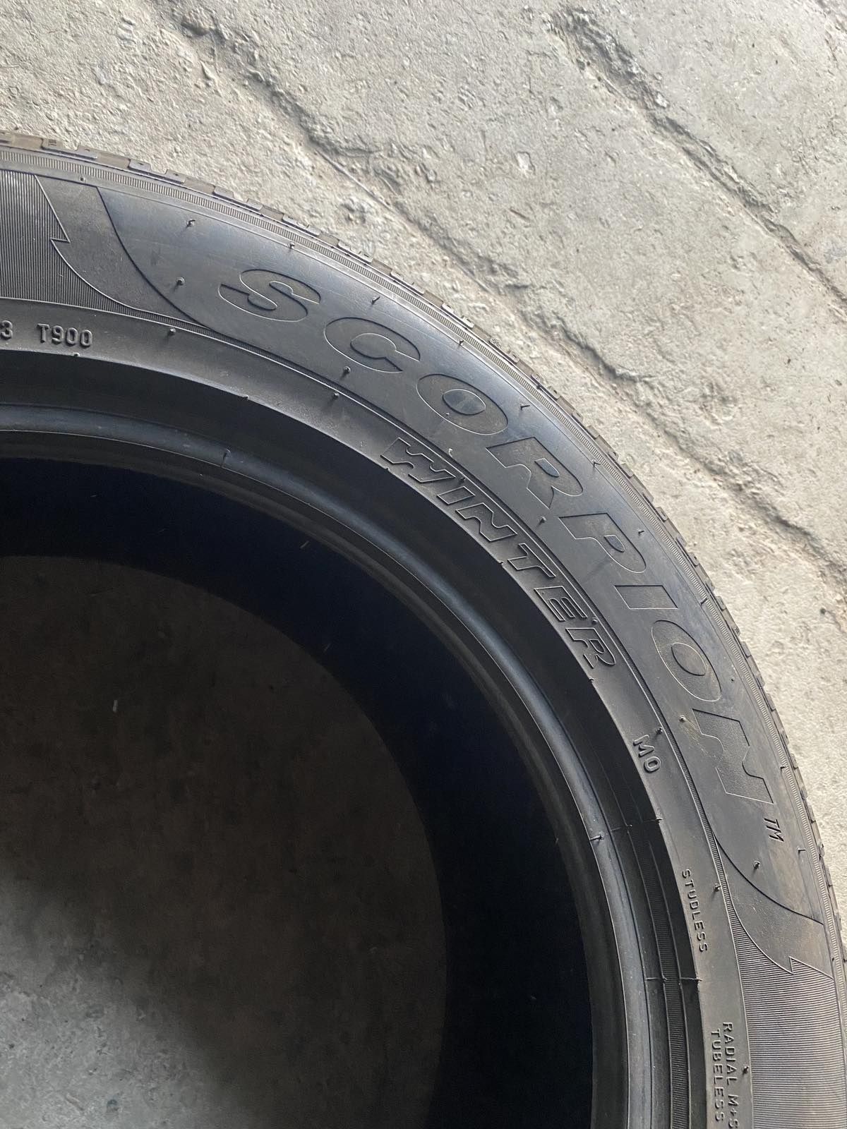 235.60.18 Pirelli 4шт зима БУ склад шины резина из Европы R18 60