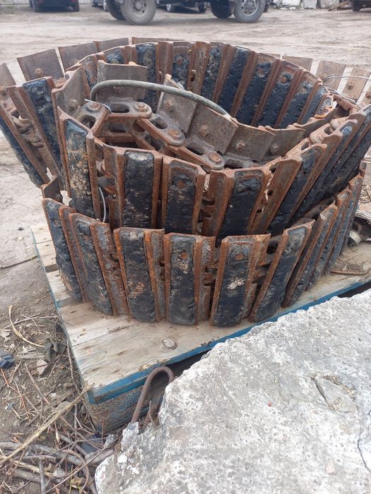 Продам гусениці на екскаватор