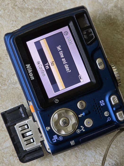 Фотоапарат Nikon Coolpix 5900