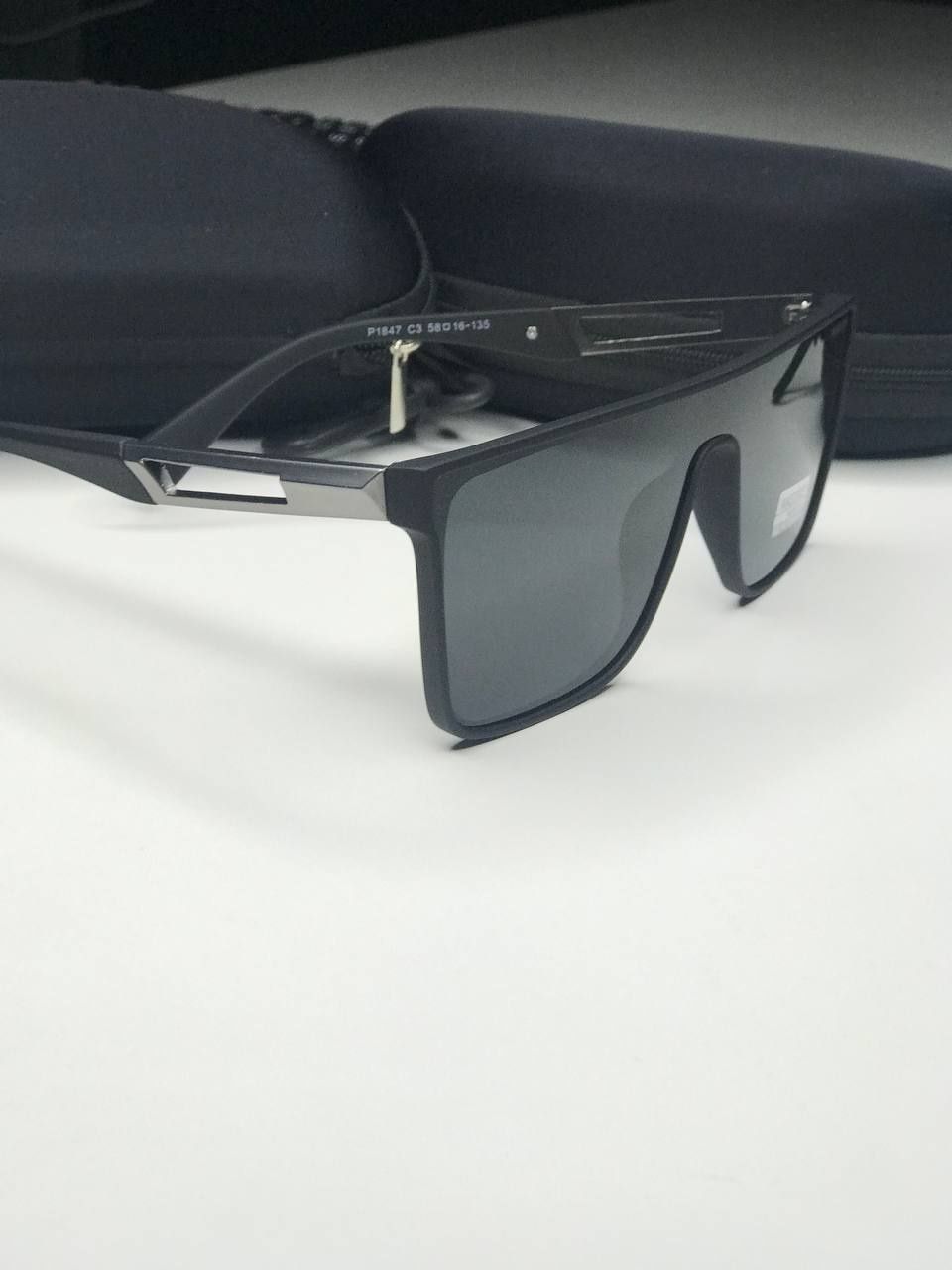 Мужские солнцезащитные очки Matrix черные матовые Polarized антиблик