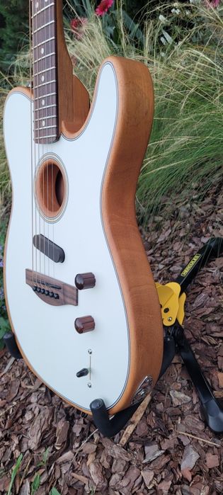 Fender Acoustasonic Telecaster  bialy wyprzedaż instrumentów.