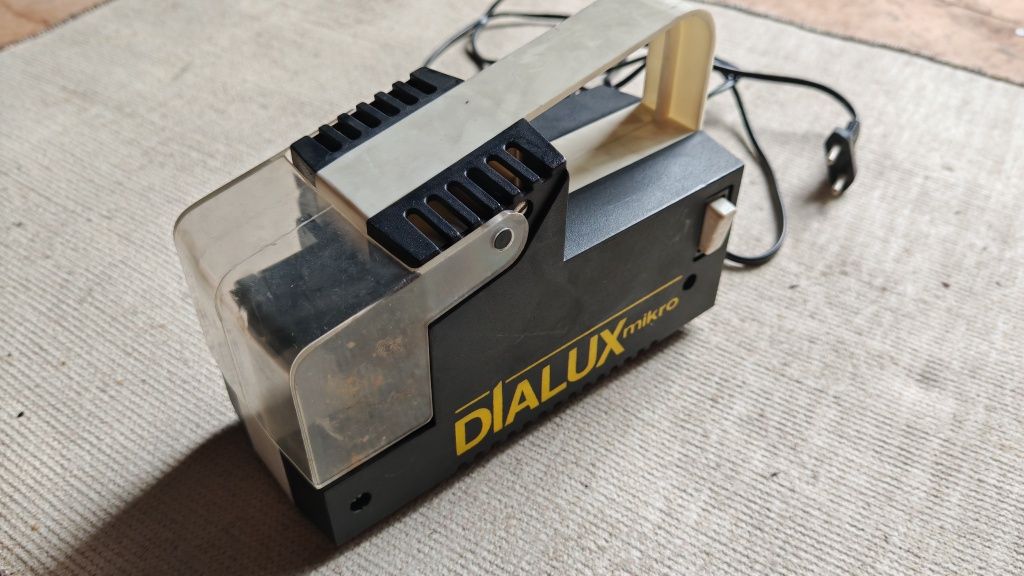 Mikroskop projekcyjny Dialux
