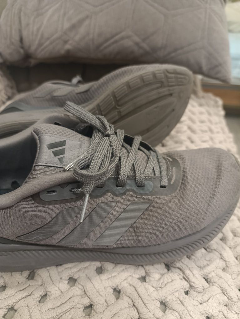 Кросівки чоловічі Adidas 45.1/3