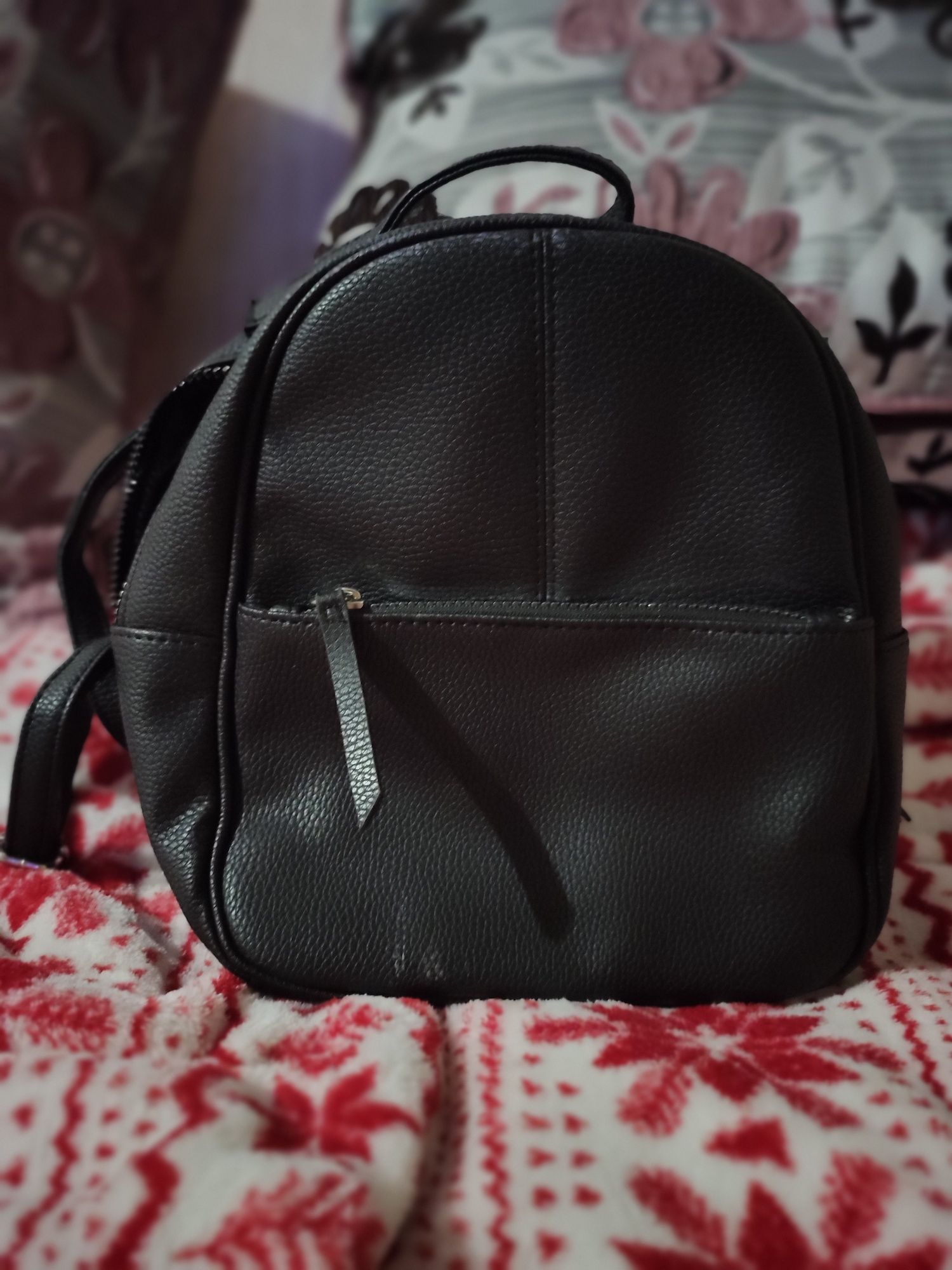 Продам  женский рюкзак кожаный новый Primark