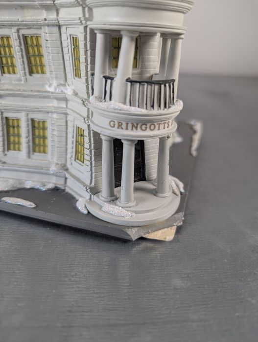 Harry Potter Bank Gringotta i smok Gringotta kolekcjonerski podświetla