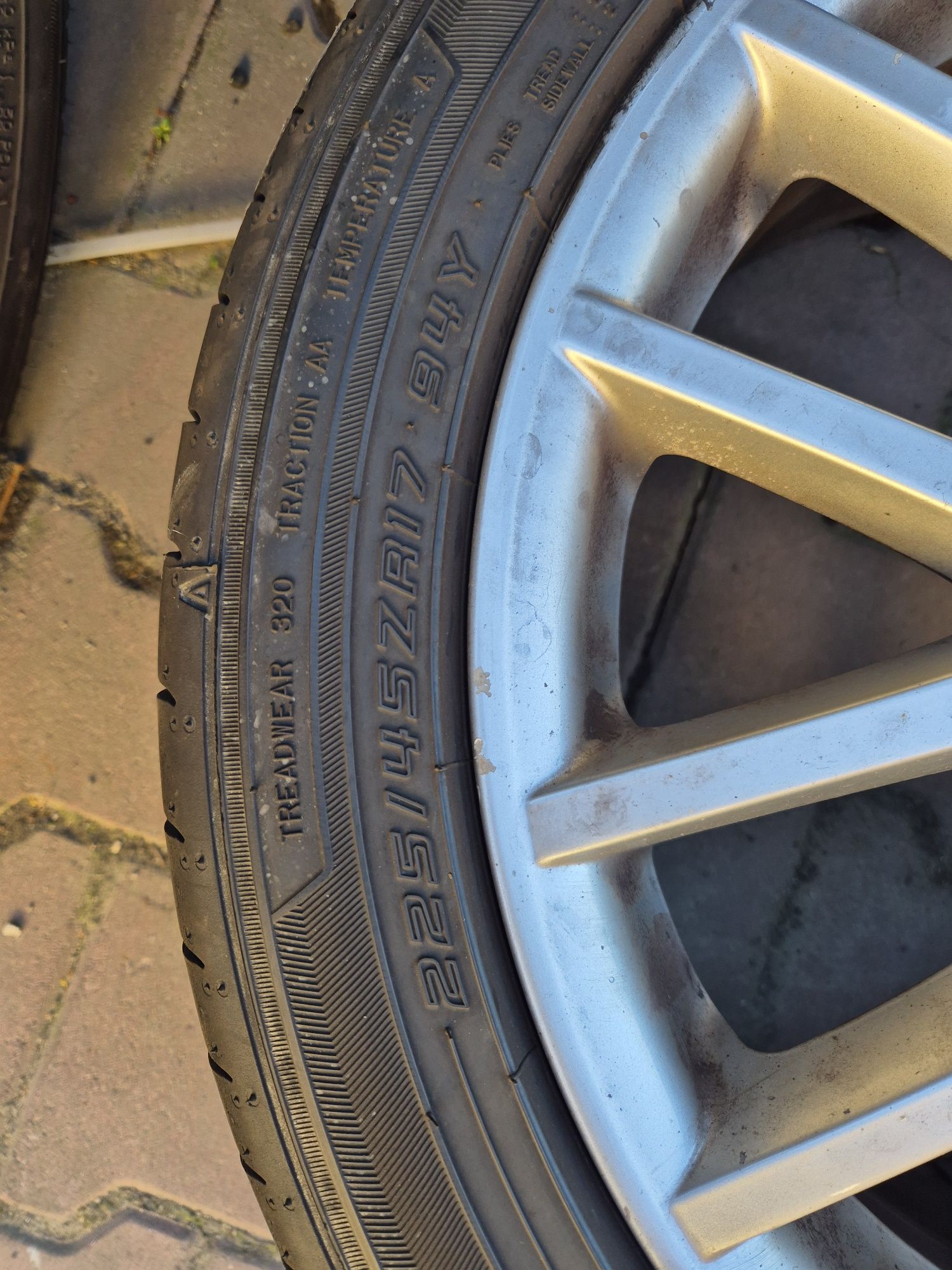 Opony letnie 225/45 R17 22r 4x7mn