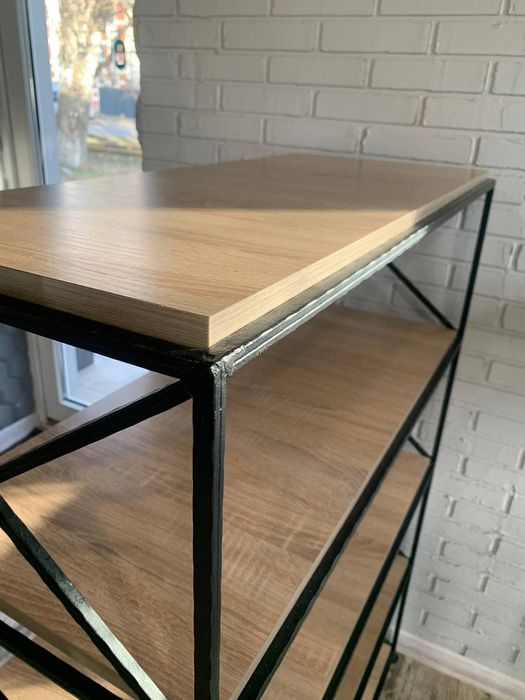 В продаже кованый стеллаж