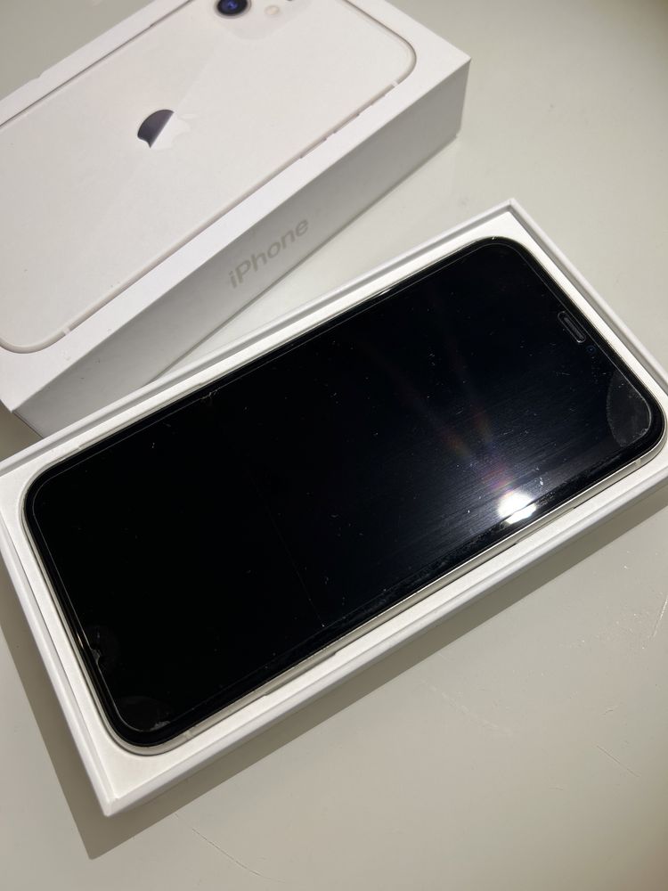 IPhone 11 64GB.