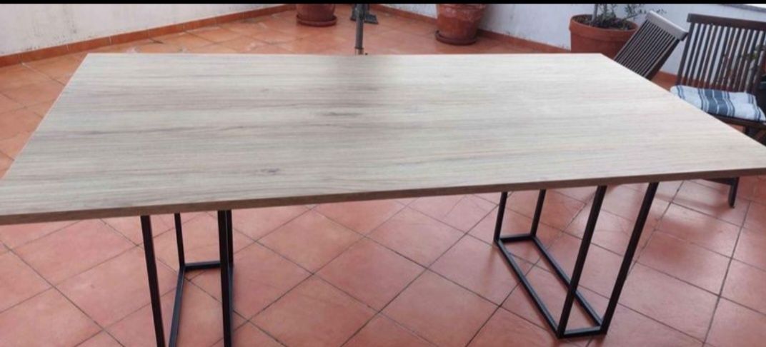 Conjunto mesa + 6 cadeiras