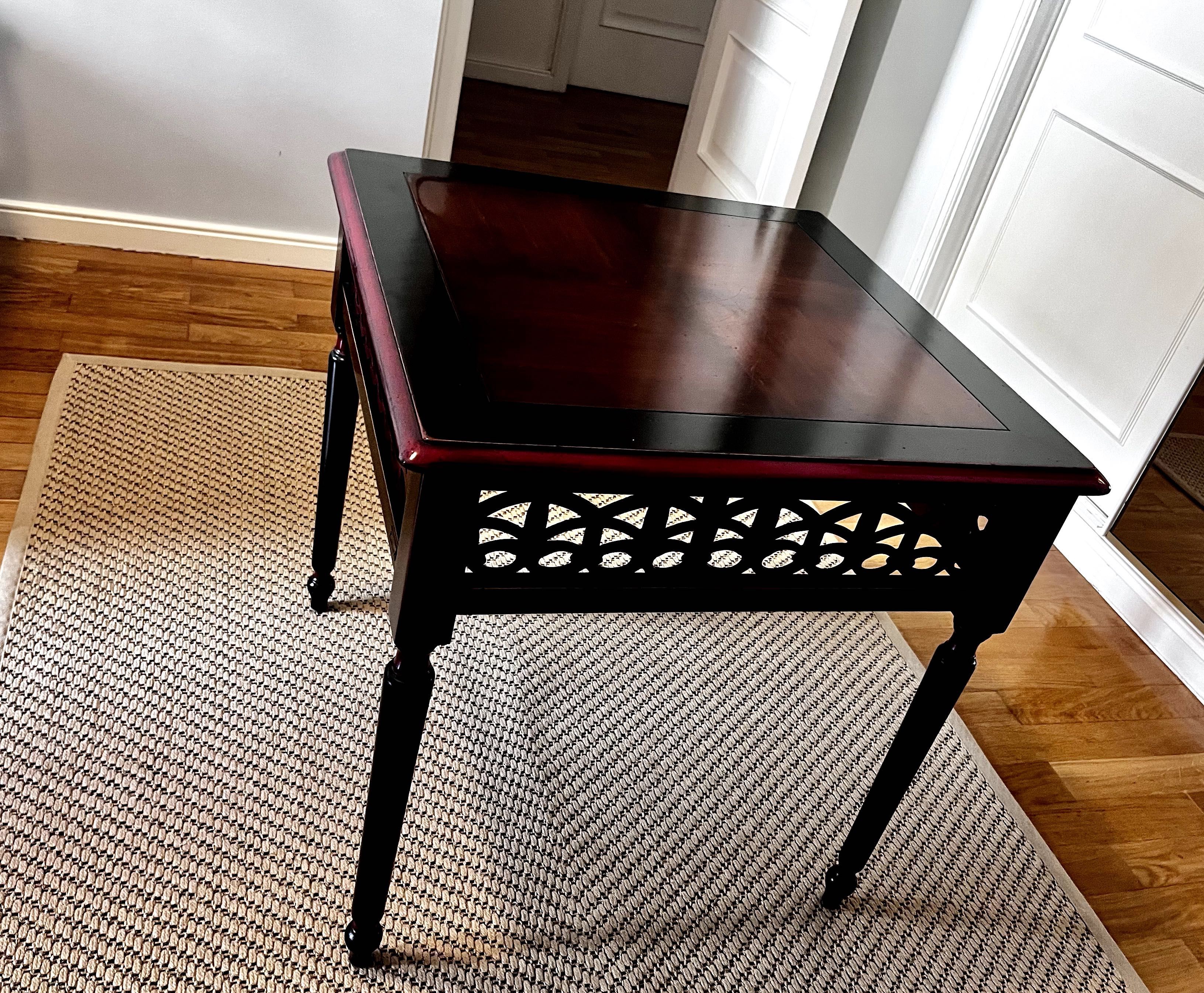 Mesa Estilo Oriental (madeira/nogueira)