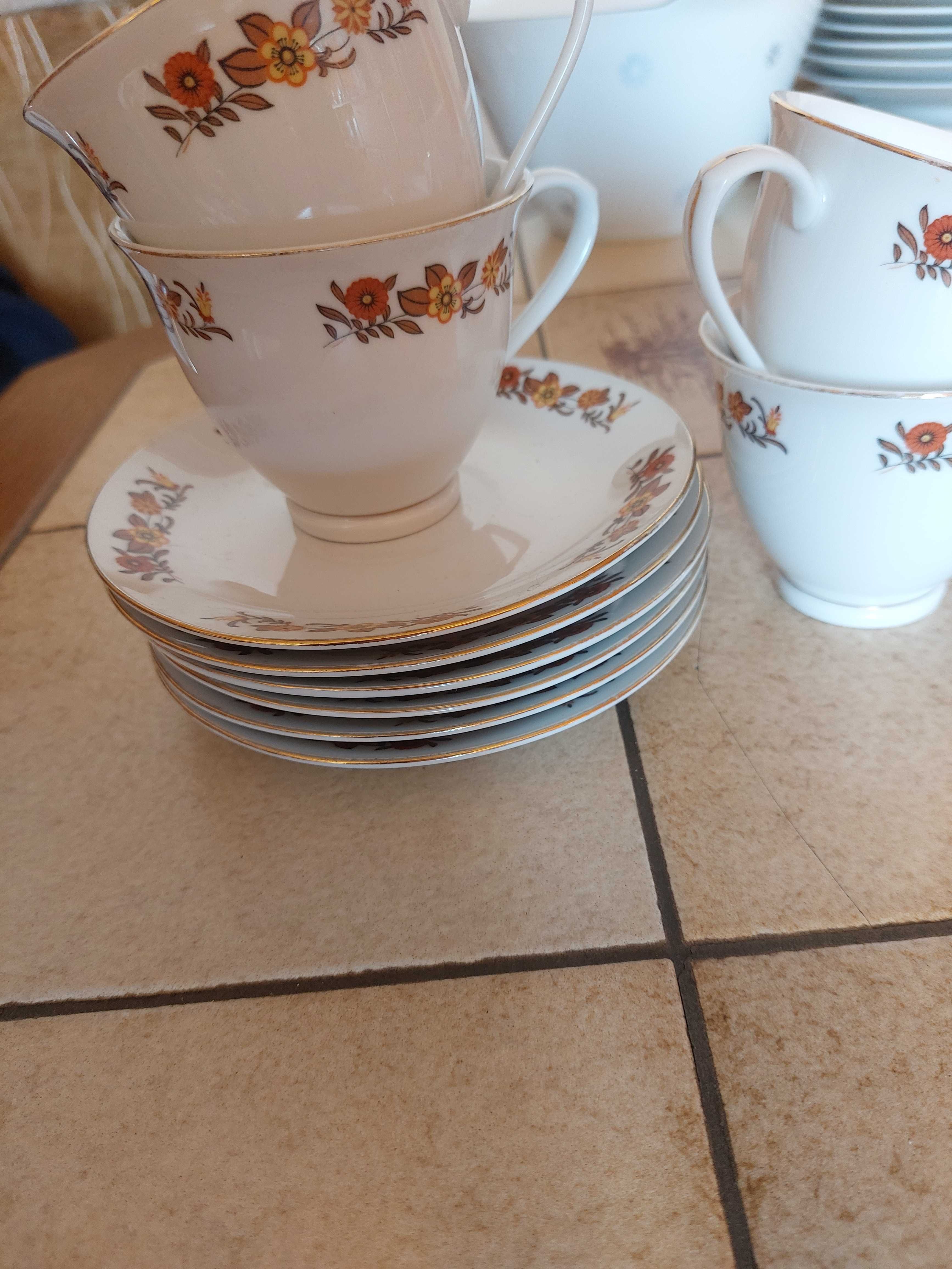 Chińska porcelana Filiżanki i talerzyki
