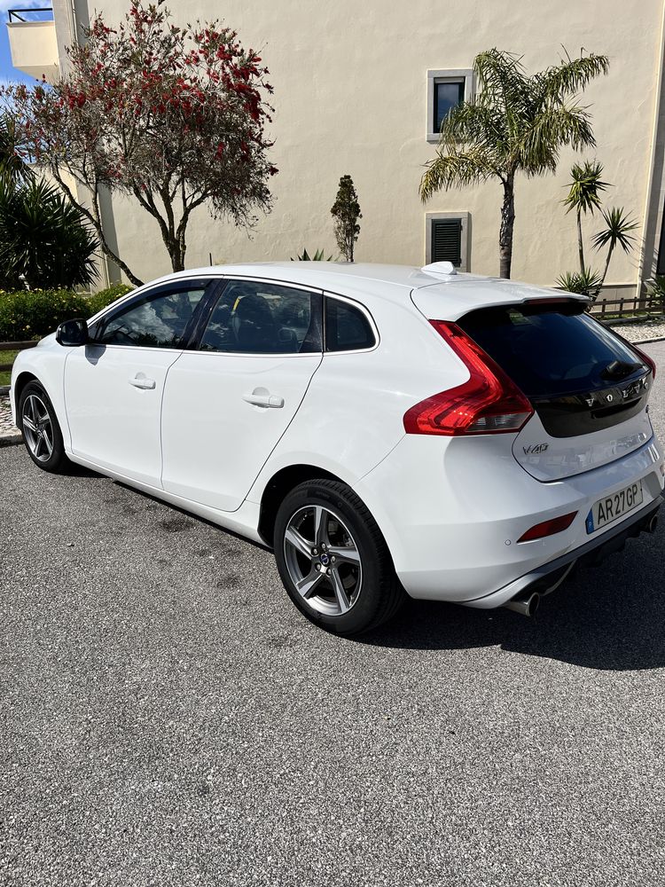 Volvo V40 D4 R Design 190cv