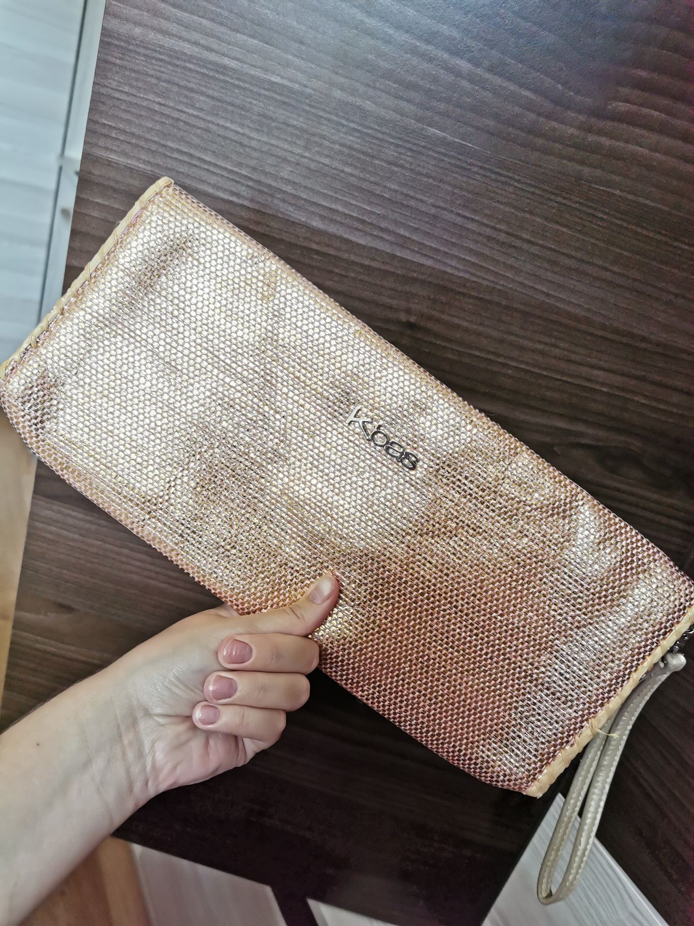 Złota kopertówka błyszcząca torebka do ręki Kloas rose gold vintage