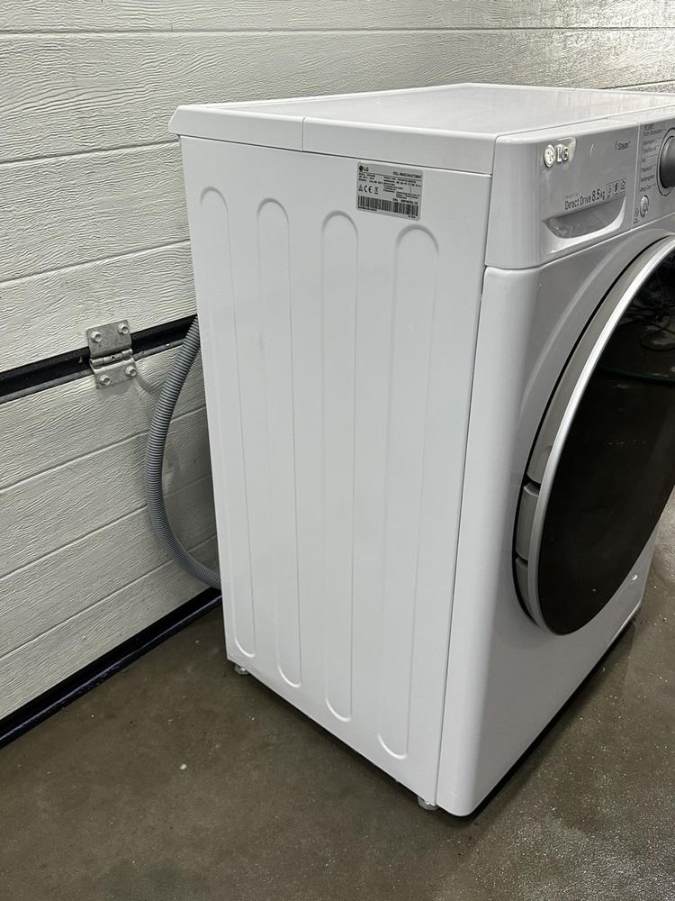Вузька пральна машина LG  8,5Kg/TwimQ/Wifi/Steam/