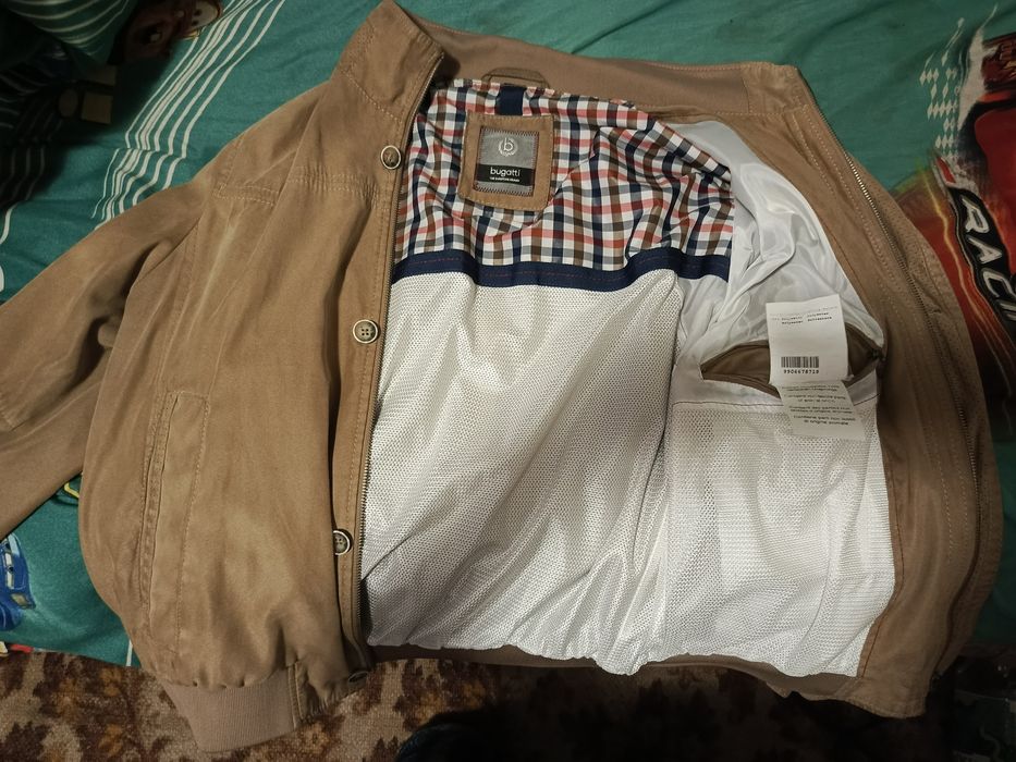 продам бомбер Bugatti