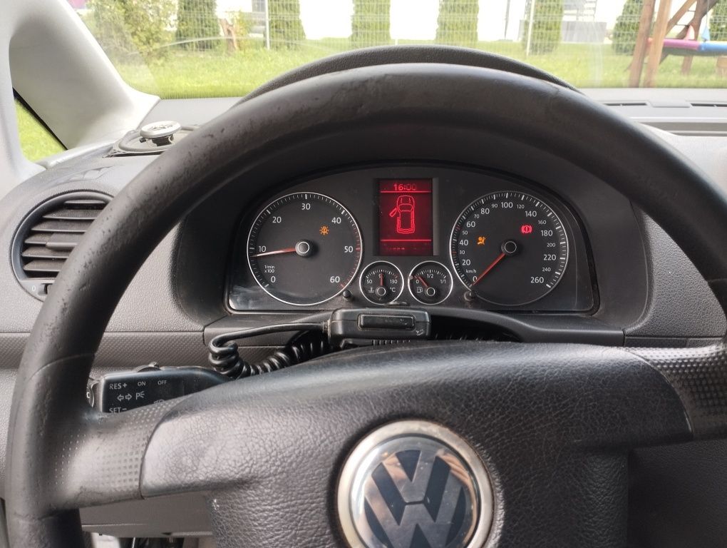Vw caddy 2004 rok 5osobowy czytać opis