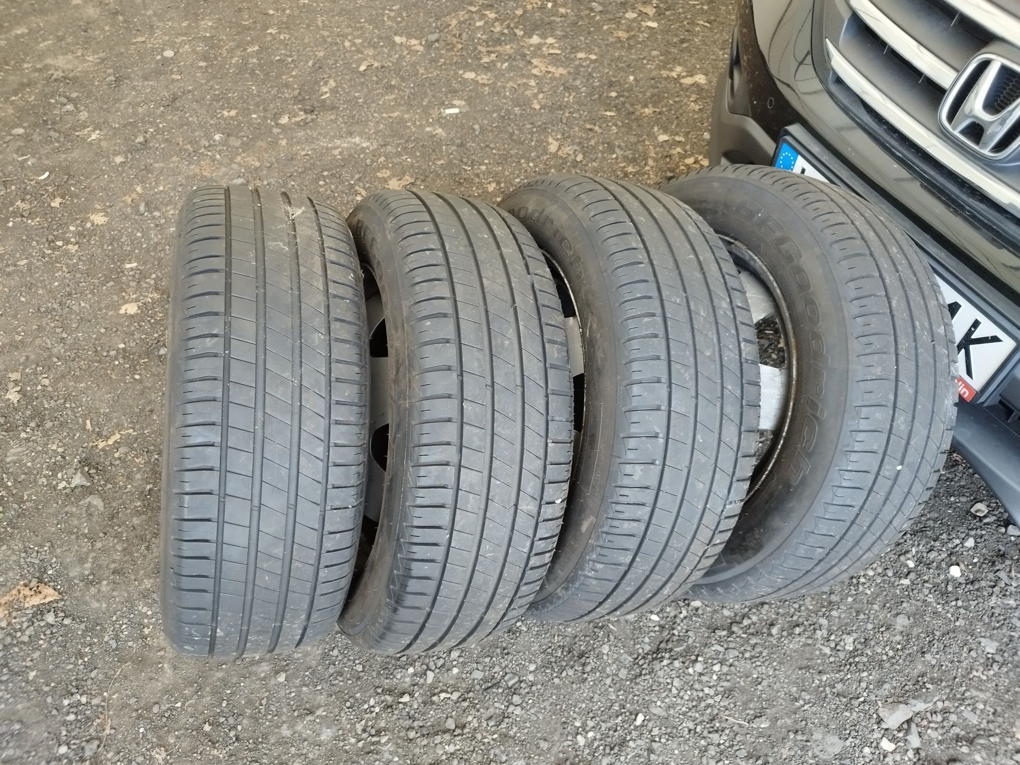 Ładne 4 koła do busa VW itp. T5/T6 235/55R17 z 2022 roku opony