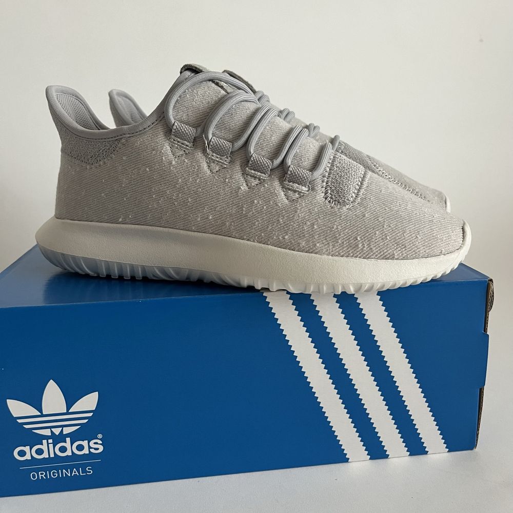 Nowe sneakersy adidas, Shadow W B37762 szare.