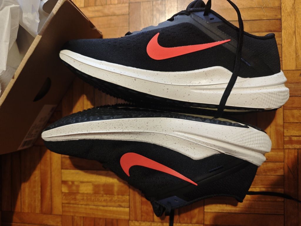 Ténis Nike Winflo 10 - Tam. 44 - Preto Vermelho