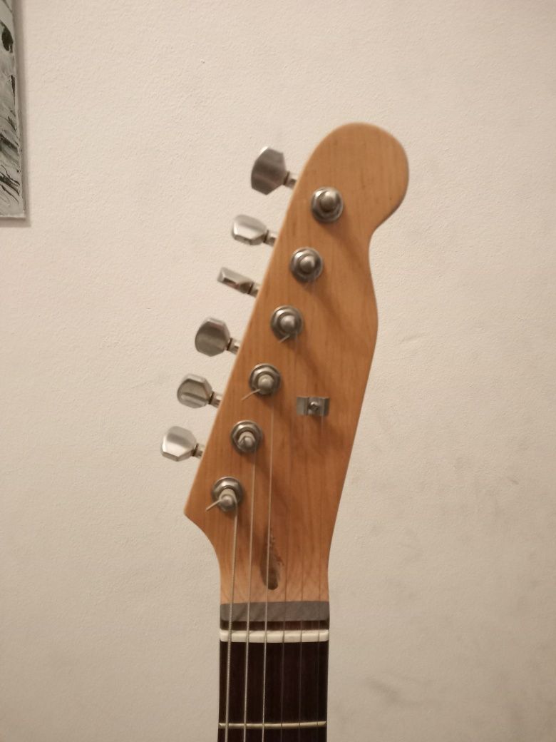 Gitara elektryczna typu telecaster