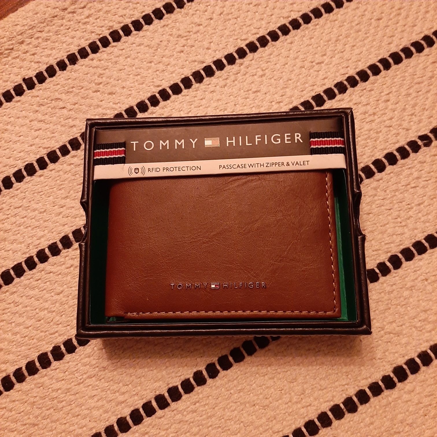 Portfel Tommy Hilfiger - nowy