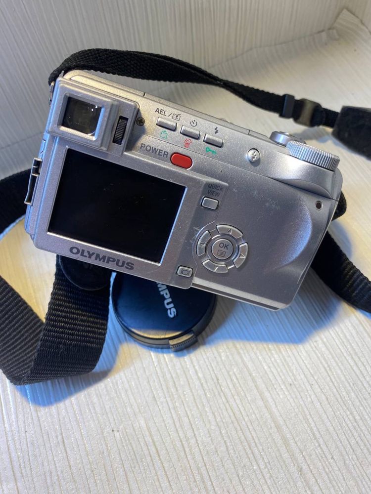 Olympus CAMEDIA C-765 Ultra Zoom.