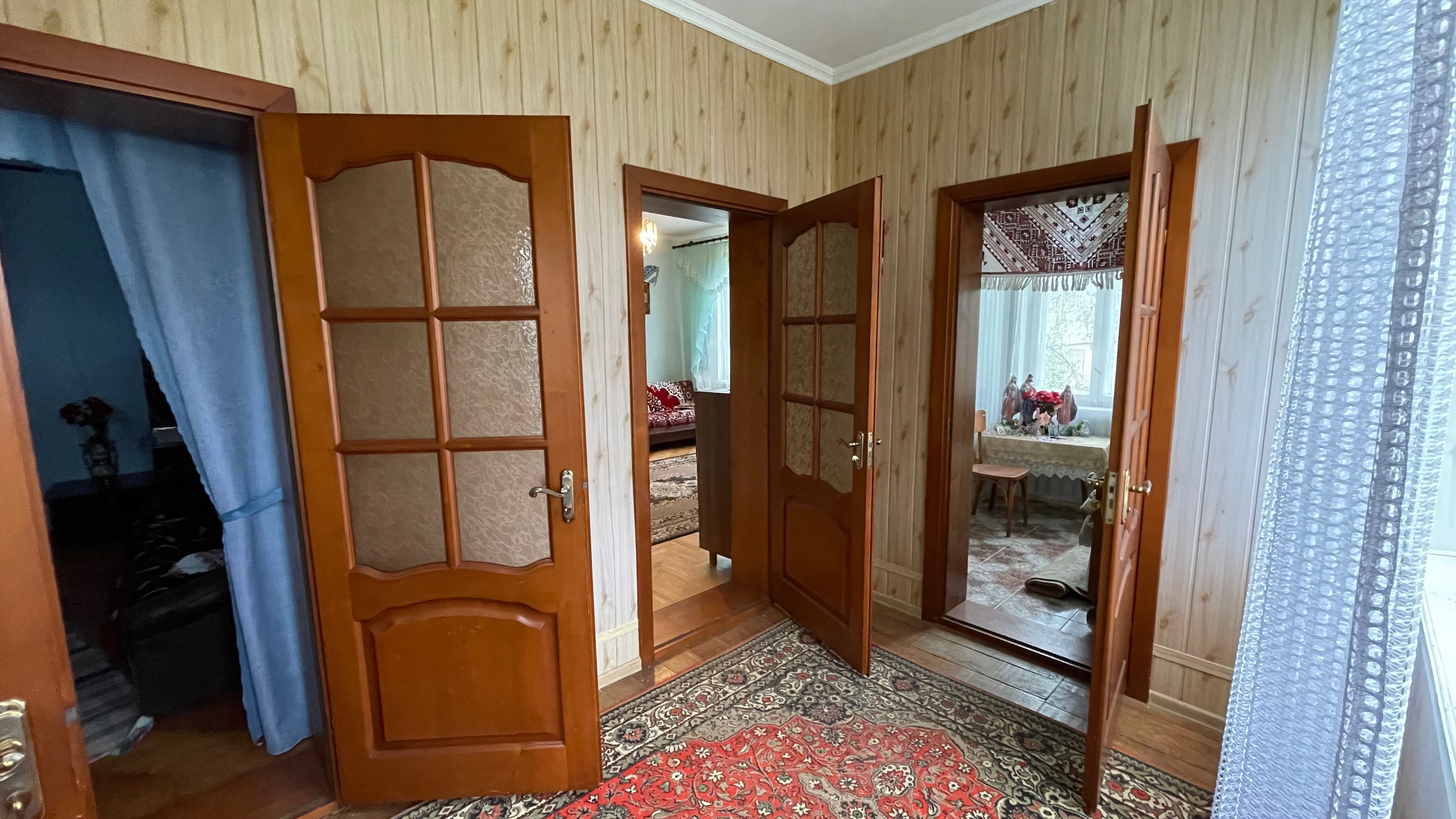 Продам будинок с. Підмихайля (біля Калуша), 15 соток, літня кухня.