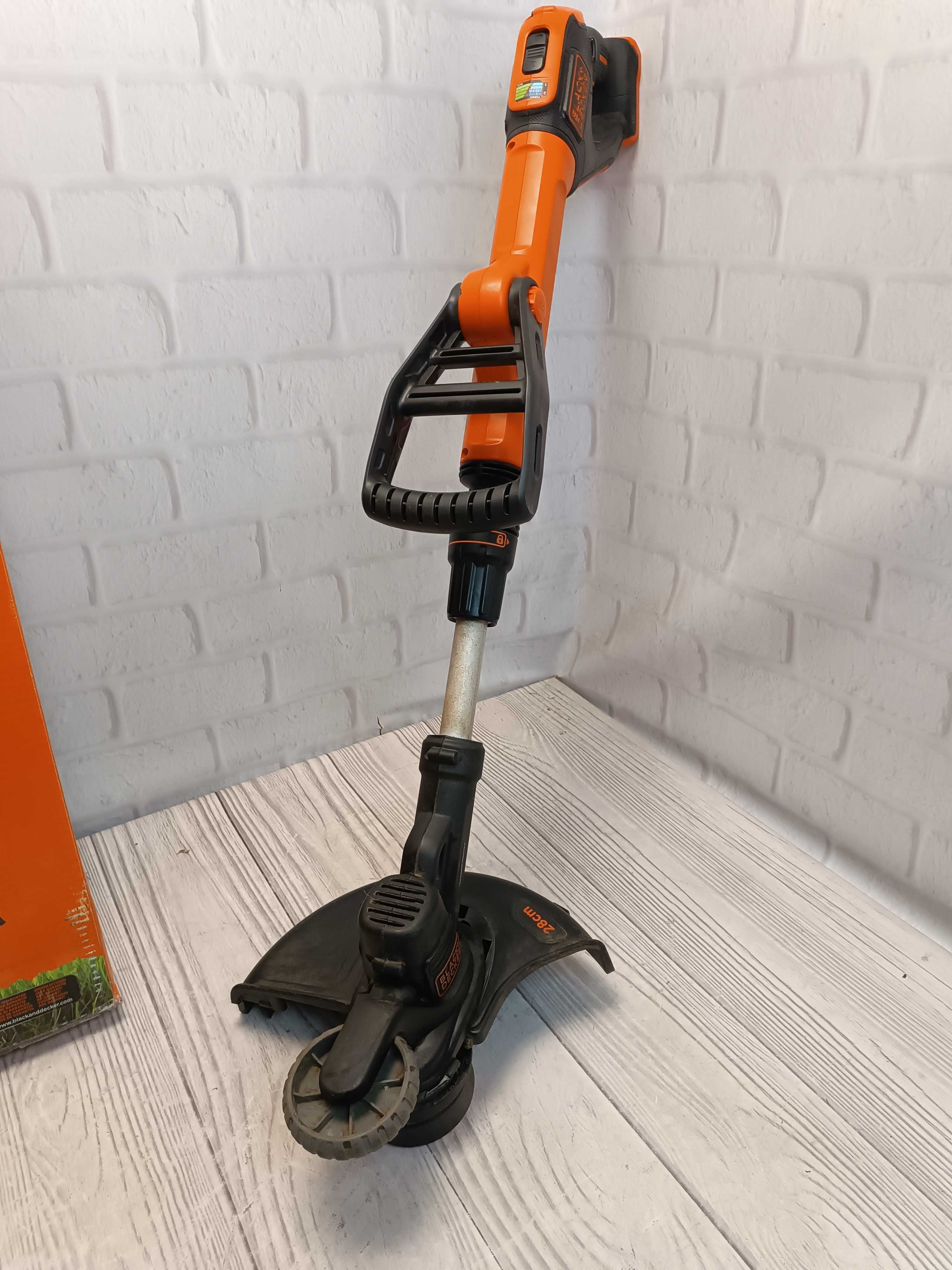 Black&Decker STC1820CM Акумуляторний Тример + АКб 18V 2.0 Ач + ЗП