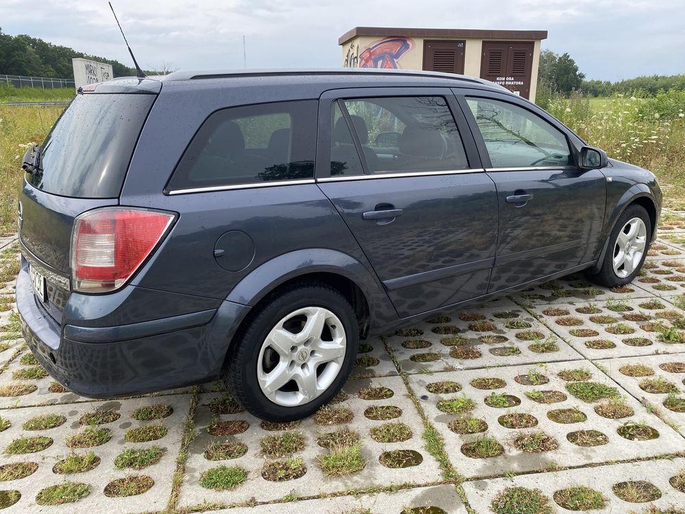 Opel Astra H Kombi 1.6 LPG