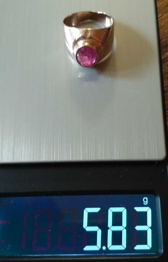 Złoty sygnet damski z dużym kamieniem. 5,83g Au 585 14k XXw