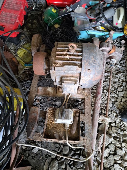 Silniki elektryczne i pompa do szamba