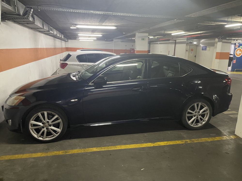 Lexus is220d como novo
