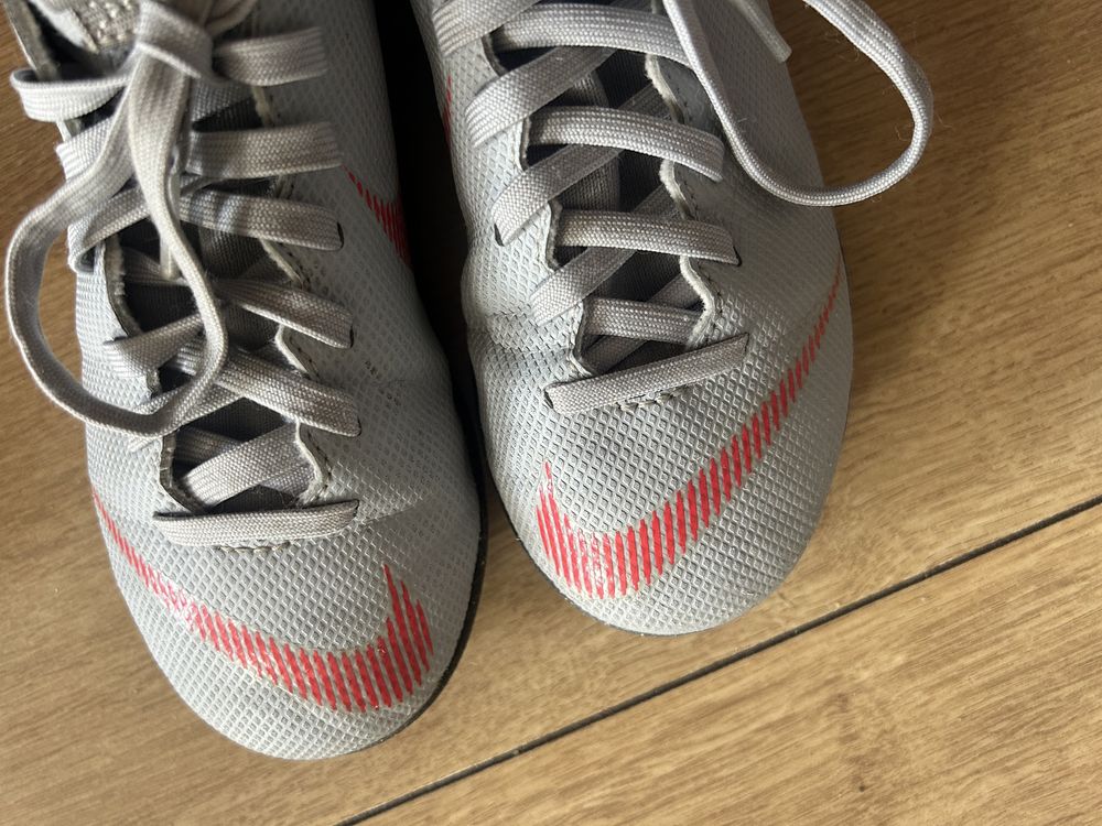 Buty piłkarskie Nike Mercurial 32 (20,5) i Joma 33